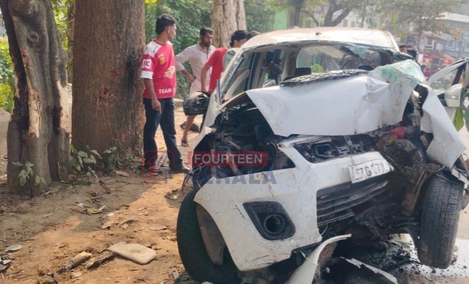 അമ്പായത്തോട് നിയന്ത്രണം വിട്ട കാർ മരത്തിലിടിച്ച് രണ്ടു പേർ മരിച്ചു 1
