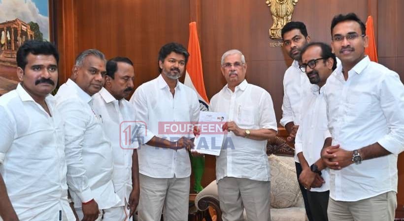 വിജയ് മുഖ്യമന്ത്രിപദത്തിലേക്ക്; AIADMKയുടെയും കോൺഗ്രസിന്റെയും പിന്തുണ, സത്യപ്രതിജ്ഞയ്ക്ക് രാഹുൽ ഗാന്ധി എത്തും 1