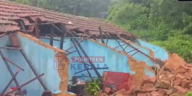 വൻ ദുരന്തം; കനത്തമഴയിൽ വീടിന്റെ ചുറ്റുമതിലിടിഞ്ഞ് വീണ് അപകടം, രണ്ട് കുട്ടികൾ ഉൾപ്പടെ മൂന്ന് പേർക്ക് ദാരുണാന്ത്യം 1