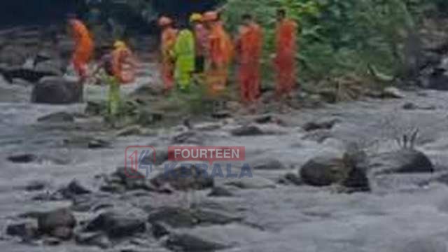 വിലങ്ങാട് പുഴയിൽ ഒഴുക്കിൽപ്പെട്ട പത്തൊമ്പതുകാരനായി രണ്ടാം ദിനവും തിരച്ചിൽ; ദൗത്യത്തിന് വെല്ലുവിളിയായി കുത്തൊഴുക്കും പാറക്കെട്ടുകളും 1