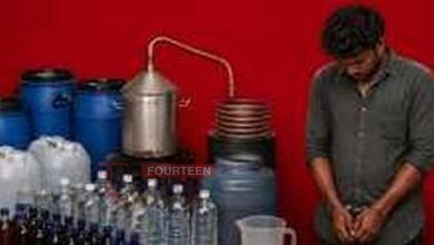 സ്കൂട്ടറിൽ മദ്യം കടത്തുന്നതിനിടെ പിടിയിലായതോടെ ചുരുളഴിഞ്ഞത് വൻ വ്യാജമദ്യ റാക്കറ്റ്; കിടപ്പുമുറിയിലെ ഡിസ്റ്റിലറി കണ്ട് ഞെട്ടി എക്സൈസ് സംഘം 3
