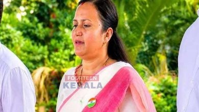 വന്ദേമാതരം പാടാൻ നോക്കി, ഒടുവിൽ പാട്ടുവെച്ച് ചുണ്ടനക്കി! വരികൾ കിട്ടാതെ വട്ടംകറങ്ങി കാസർകോട്ടെ ബിജെപി നേതാക്കൾ 3