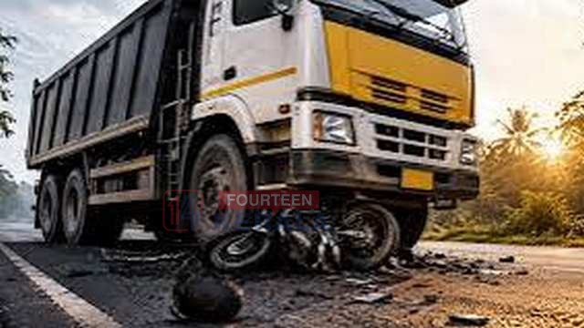 സഹപ്രവർത്തകന്റെ വാഹനം കണ്ട് കൈ കാണിച്ചു; ബൈക്ക് തെന്നിമാറി ടിപ്പറിനടിയിലേക്ക് വീണു, യുവാവിന് ദാരുണാന്ത്യം 1