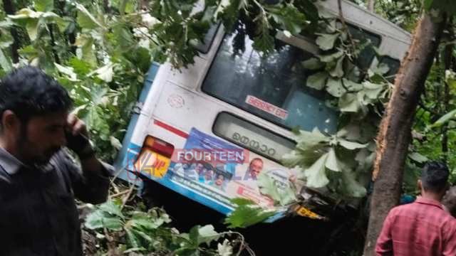 നെന്മാറ പോത്തുണ്ടിയില് കെഎസ്ആര്ടിസി ബസ് മറിഞ്ഞു; നിരവധി യാത്രക്കാര്ക്ക് പരുക്ക് 1