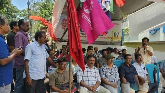 പണിമുടക്കാതെ സമരം 19 ദിവസം; മാധ്യമത്തിന്റെ ജീവനാഡികൾ തെരുവിൽ ജീവിതം സമരത്തിൽ 1
