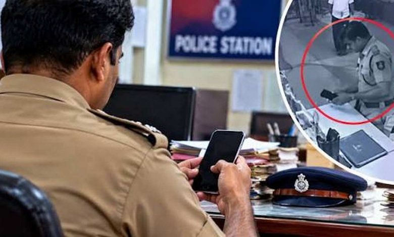 കാവലിരിക്കേണ്ടവൻ തന്നെ കള്ളൻ! സ്റ്റേഷനിൽ ഏൽപ്പിച്ച ഫോൺ സി.പി.ഒ അടിച്ചുമാറ്റി വിറ്റു; കുടുങ്ങിയത് സിസിടിവിയിൽ 1