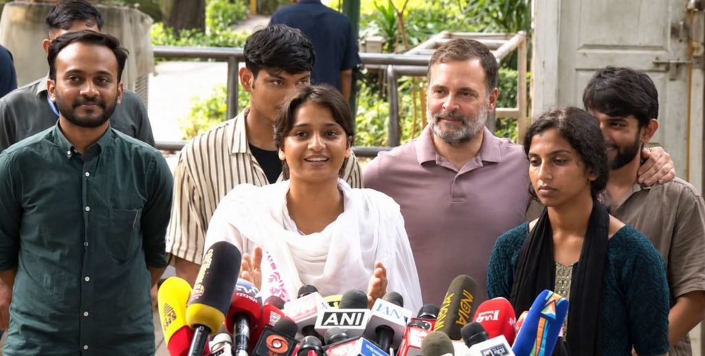 ഭയന്ന് പിന്മാറില്ല'....ഒരു ചെവിക്ക് കേൾവിശക്തി നഷ്ടപ്പെട്ടു, കണ്ണിൽ രക്തം കട്ടപിടിച്ചു; ഡല്ഹി പൊലീസിന്റെ ക്രൂരതകള് വിവരിച്ച് മലയാളി വിദ്യാര്ഥിനി ആതിര 1