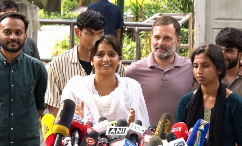 ഭയന്ന് പിന്മാറില്ല'....ഒരു ചെവിക്ക് കേൾവിശക്തി നഷ്ടപ്പെട്ടു, കണ്ണിൽ രക്തം കട്ടപിടിച്ചു; ഡല്ഹി പൊലീസിന്റെ ക്രൂരതകള് വിവരിച്ച് മലയാളി വിദ്യാര്ഥിനി ആതിര 1