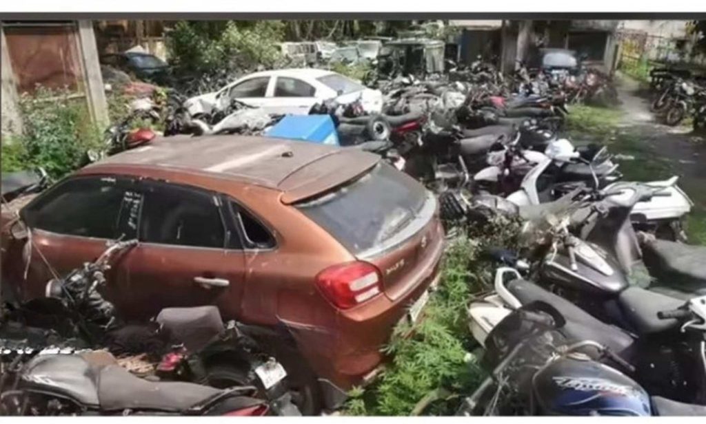 പോലീസ് സ്റ്റേഷനുകളിലെ വാഹനം കൂട്ടയിടലിന് അന്ത്യം; പിടിച്ചെടുത്ത വാഹനം 6 മാസത്തിനകം ഇറക്കിയില്ലെങ്കിൽ ലേലം ചെയ്യും; പിഴ തുകയിലും ഇളവ് 1